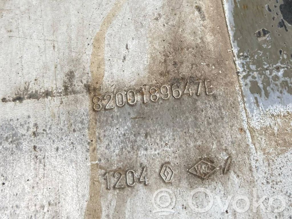 Priekšpusē bampera sija / balka