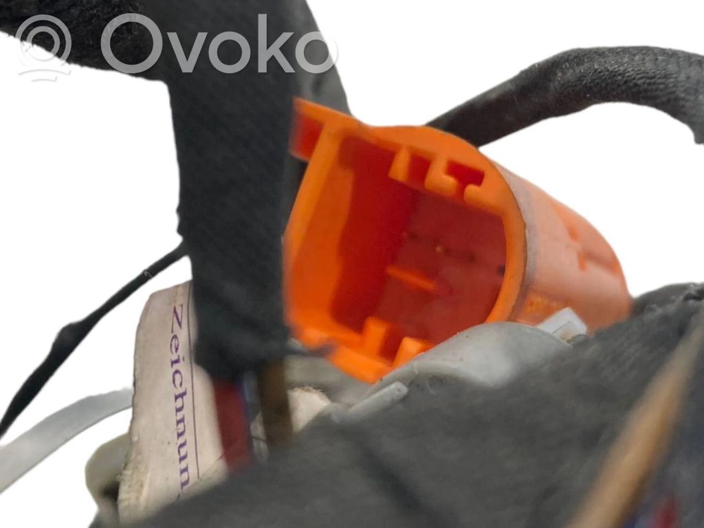 Priekšējo durvju vadu instalācija