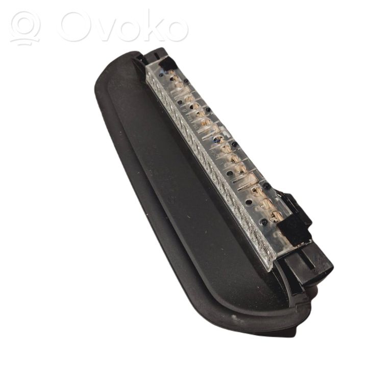 Papildu bremžu signāla lukturis