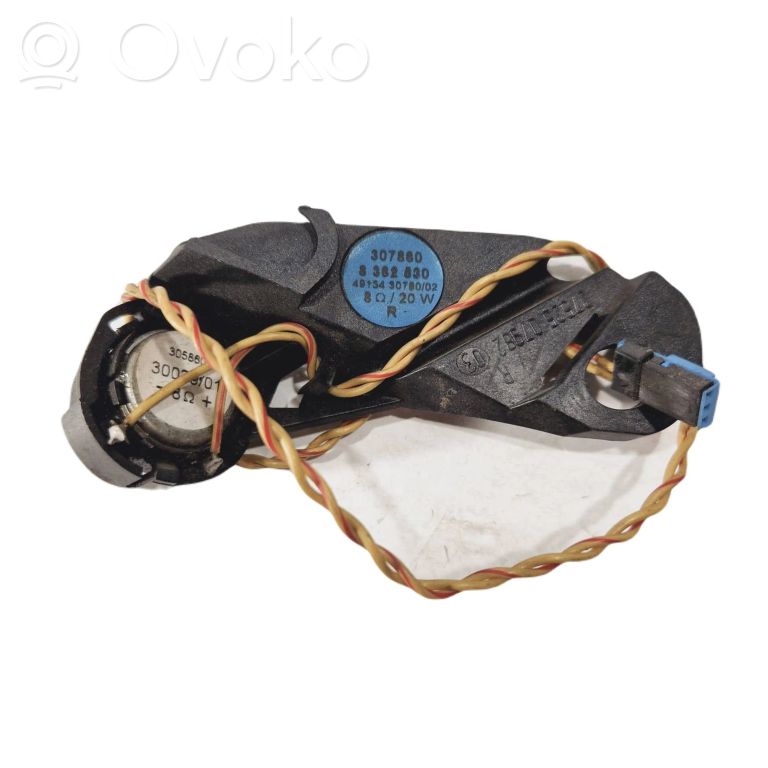 Skaļrunis (-i) priekšējās durvīs