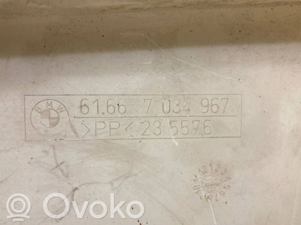 Бачок для жидкости для окон