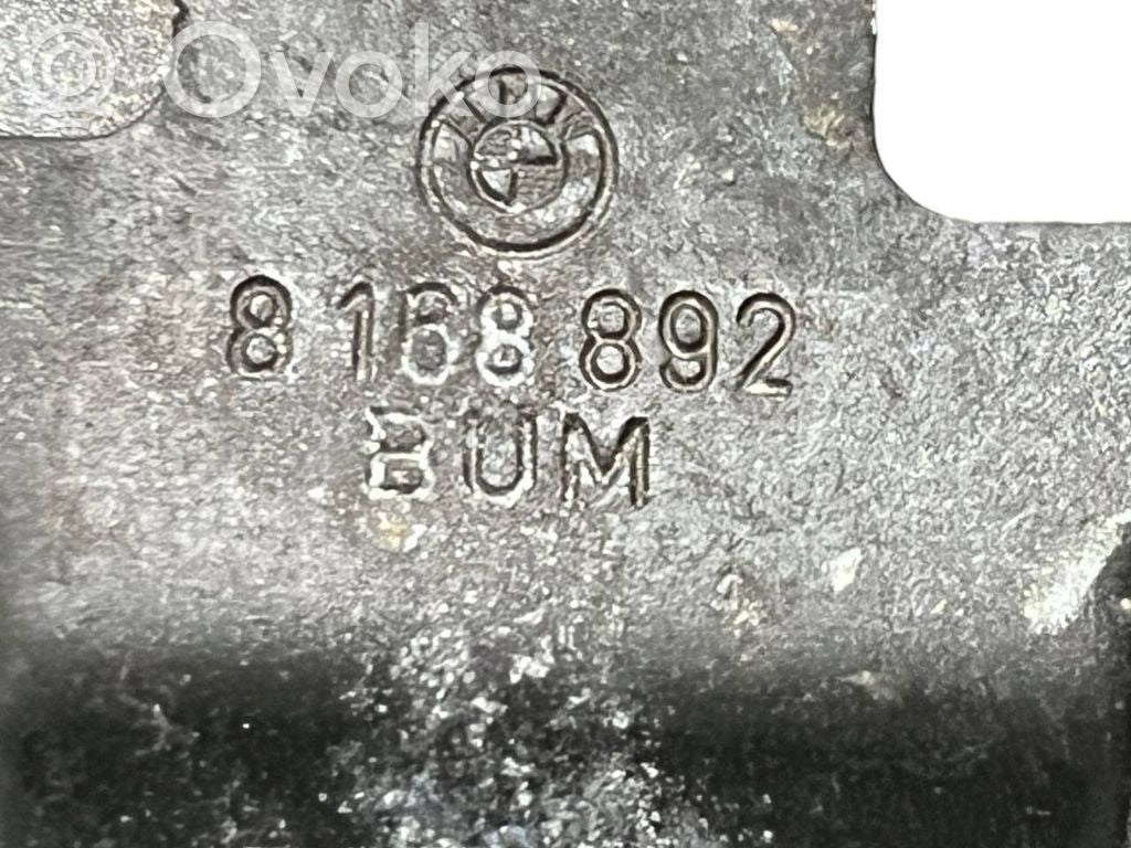 Aizmugurējā pārsega slēdzene