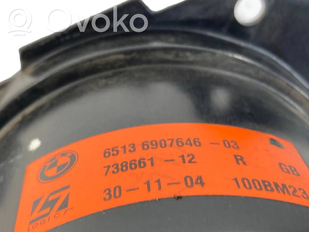 Skaļrunis priekšējā panelī