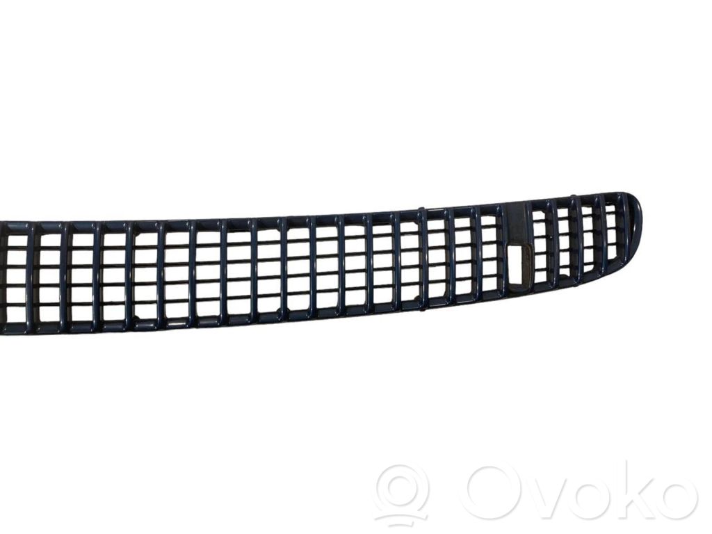 Bonnet decorative grille