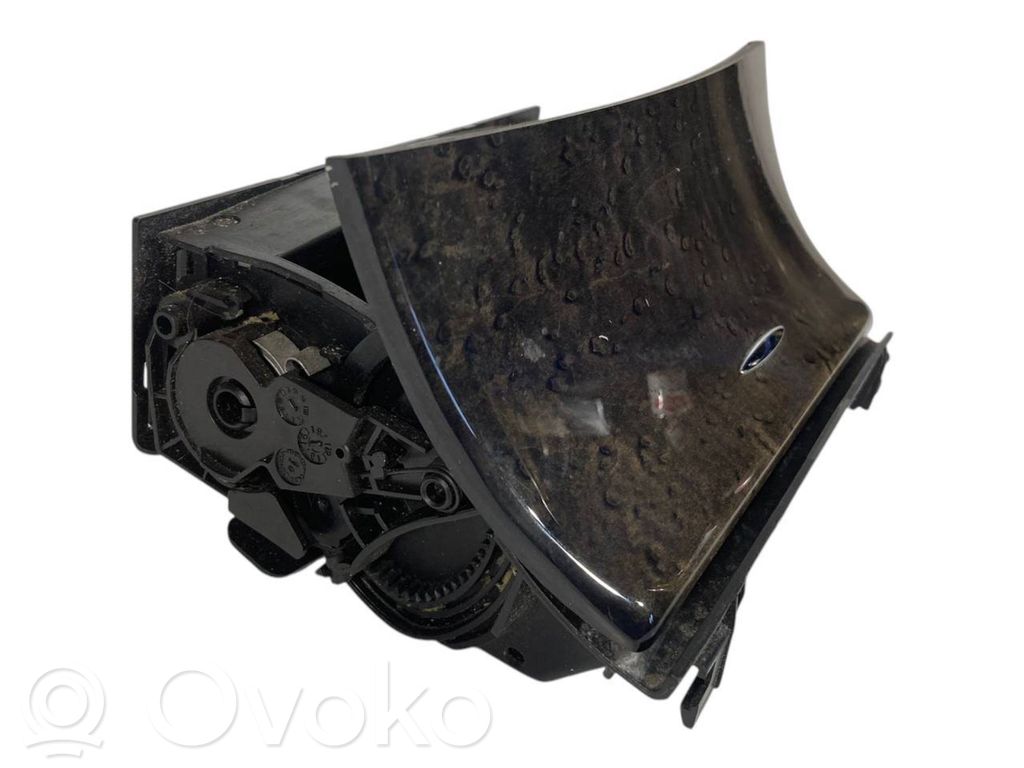 Salona dekoratīvās apdares komplekts