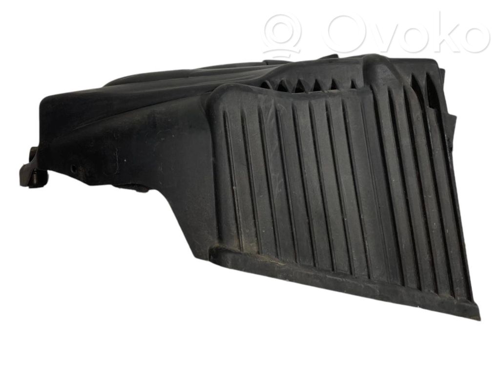 Engine cover (decorative trim)