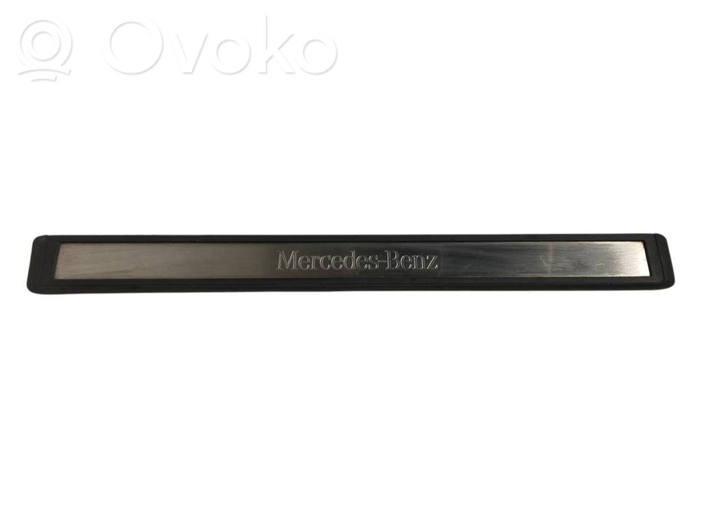 Front sill trim (inner)