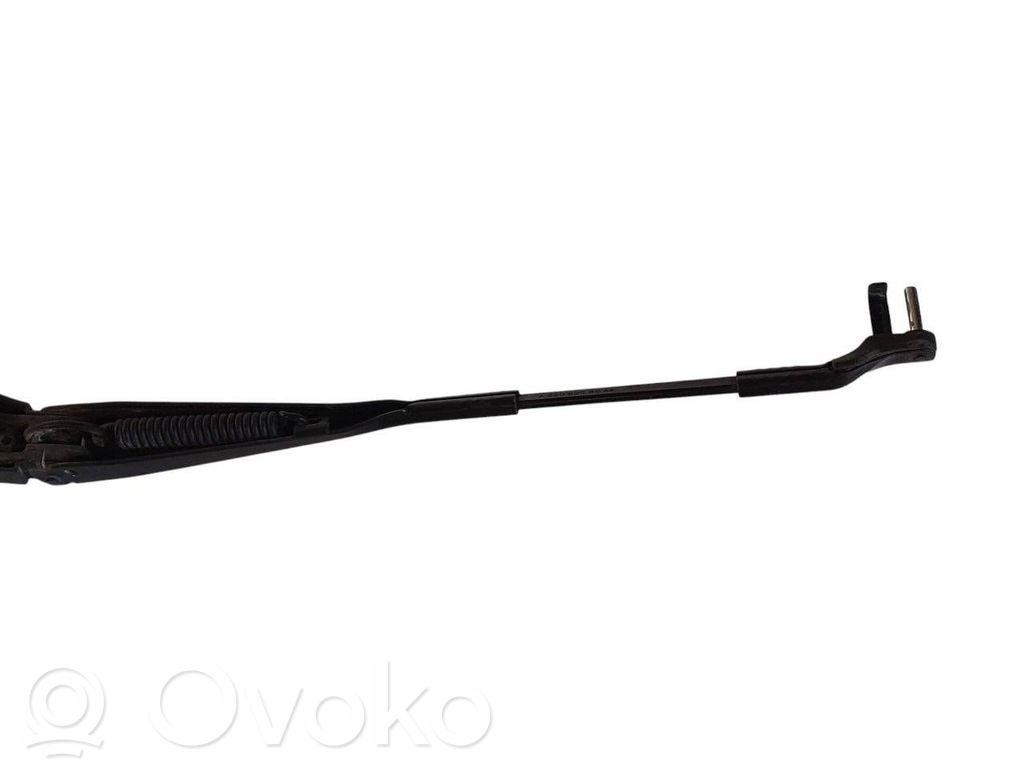 Priekšējā loga tīrītāja kājiņa