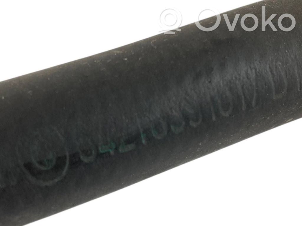 Caurulīte (-es) / šļūtene (-es)