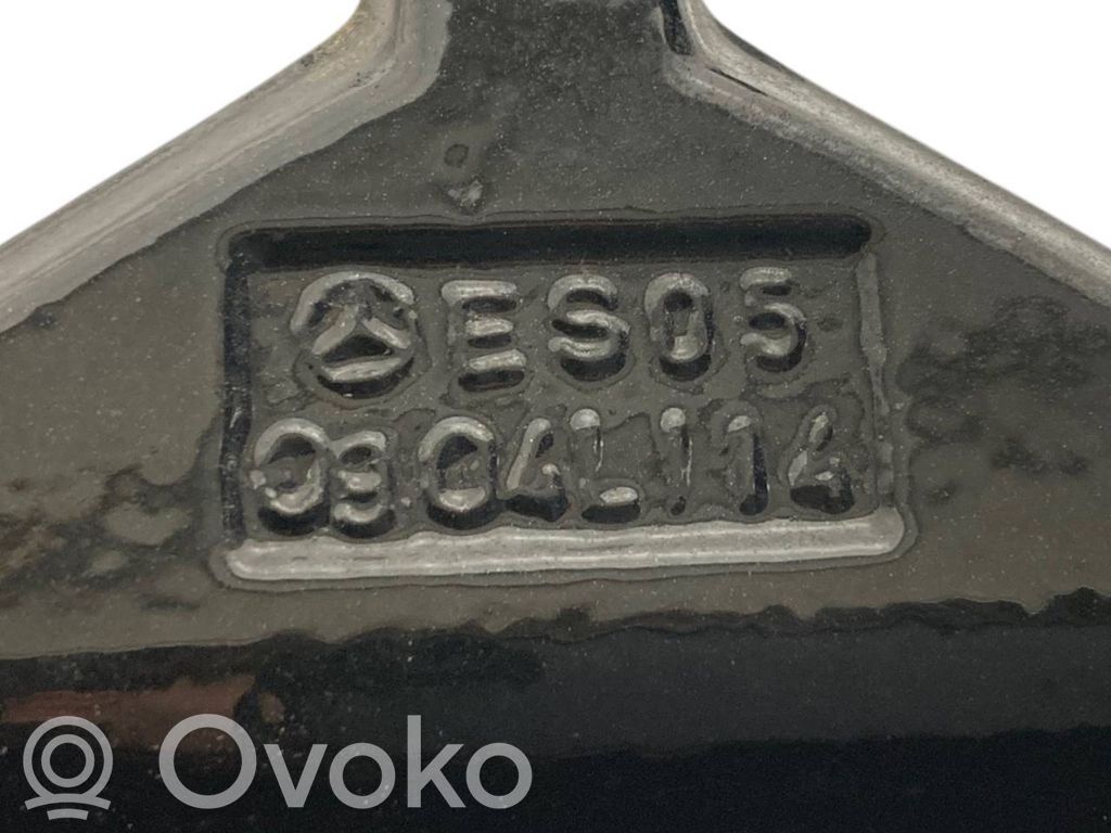 Aizmugurē apakšējā vira (eņģe)