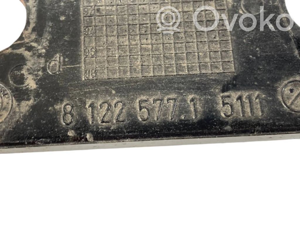 Priekšpusē bampera turētājs