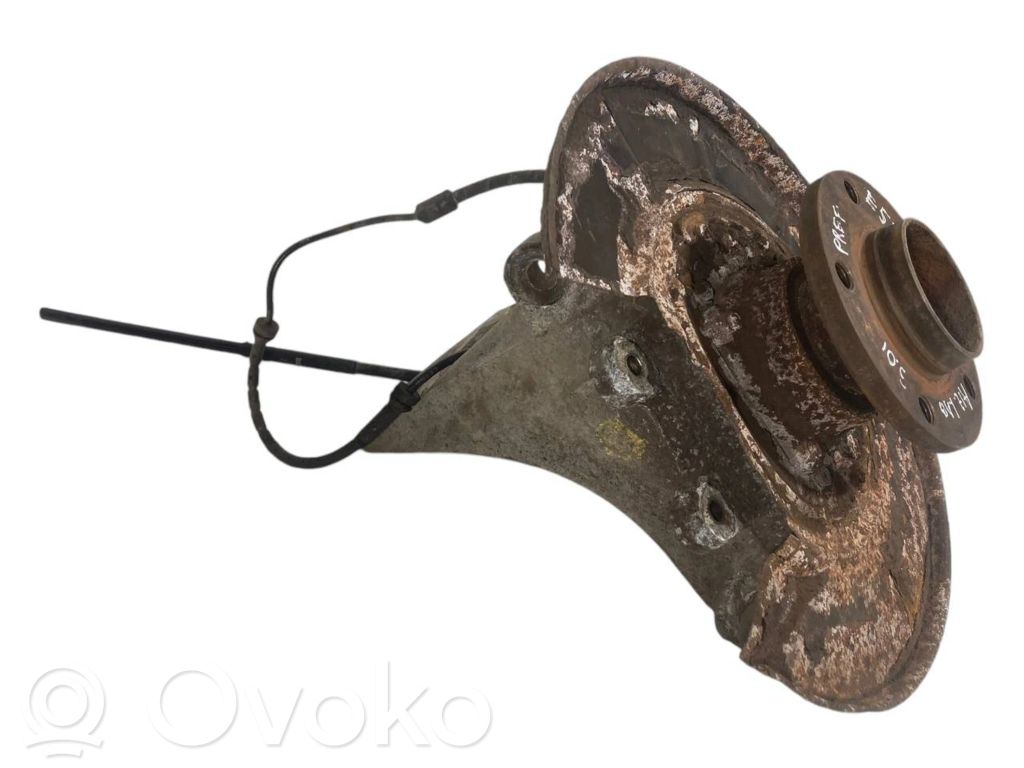 Aizmugurē riteņa rumbas vārpstas šarnīrs (stupica, capfa)