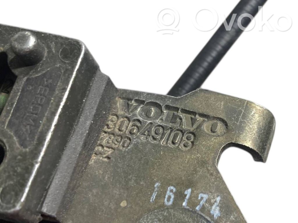 Dzinēja pārsega attaisīšanas rokturītis