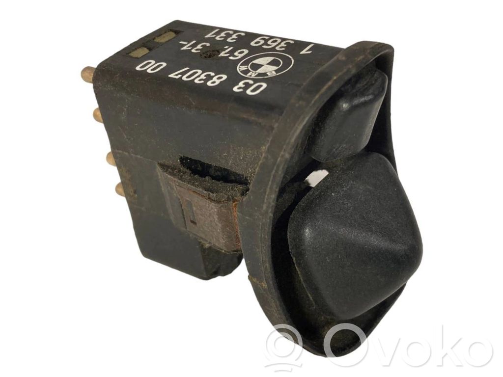 Side mirror switch