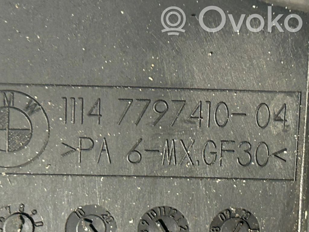 Крышка двигателя (декоративная отделка)