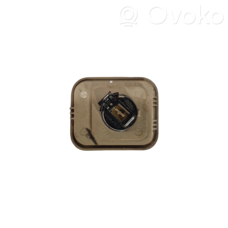 12 V socket (rear)