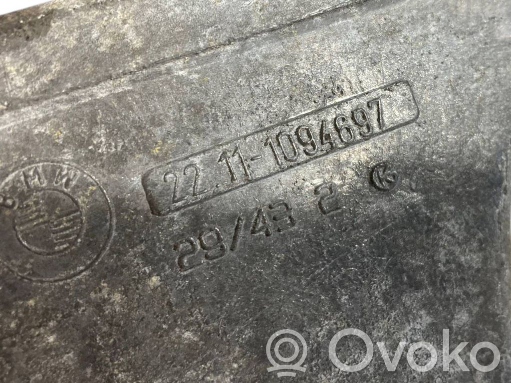 Engine mounting bracket