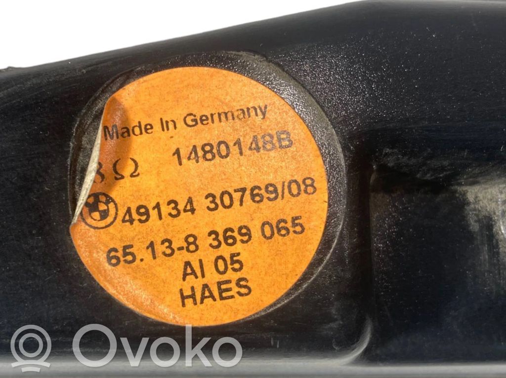 Динамик(и) в передней двери