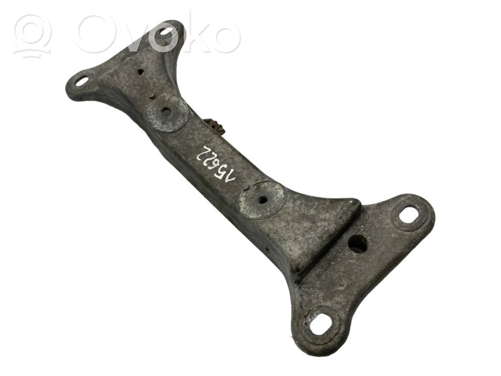 Transmission mounting bracket