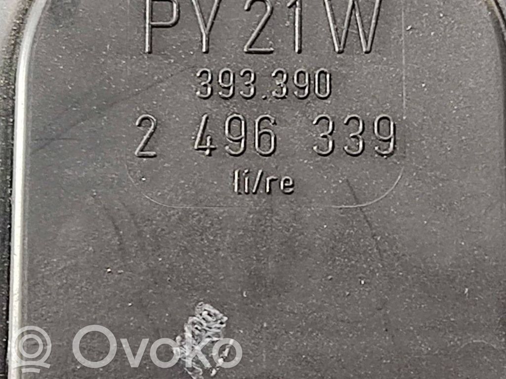 Aizmugurējais lukturis virsbūvē