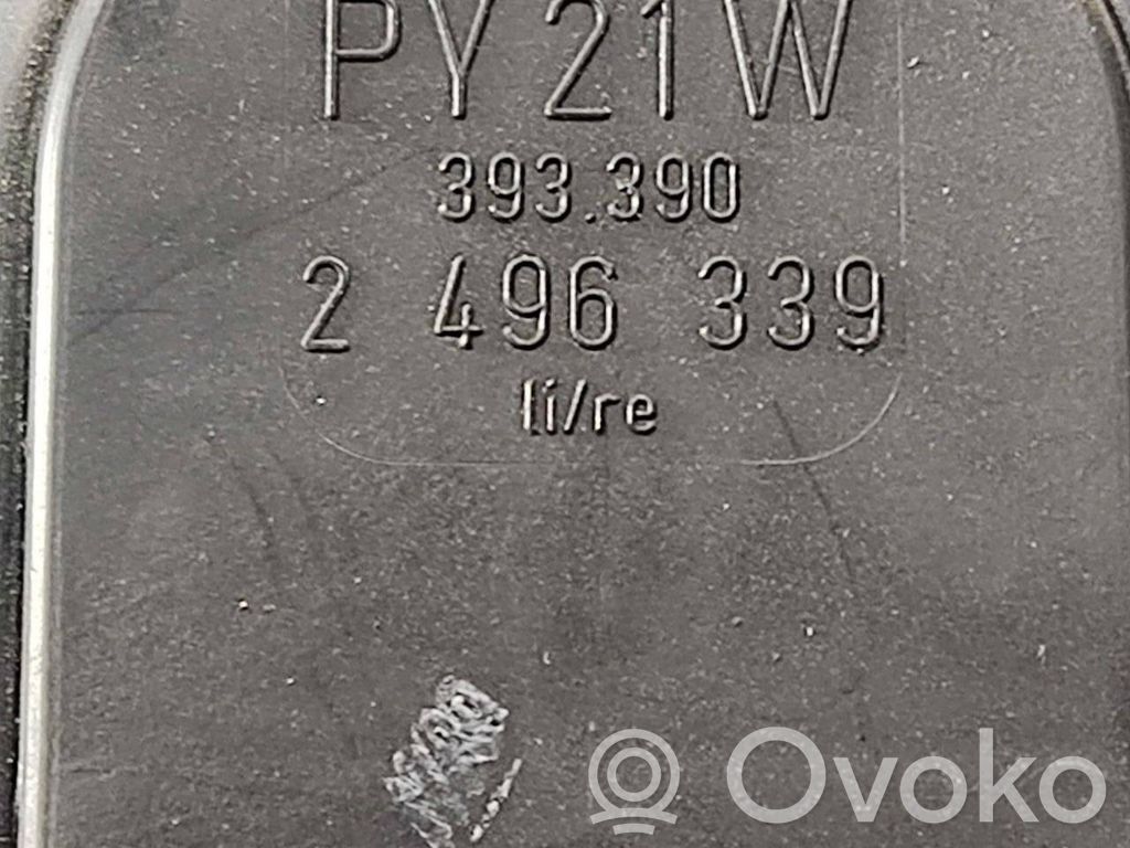 Aizmugurējais lukturis virsbūvē