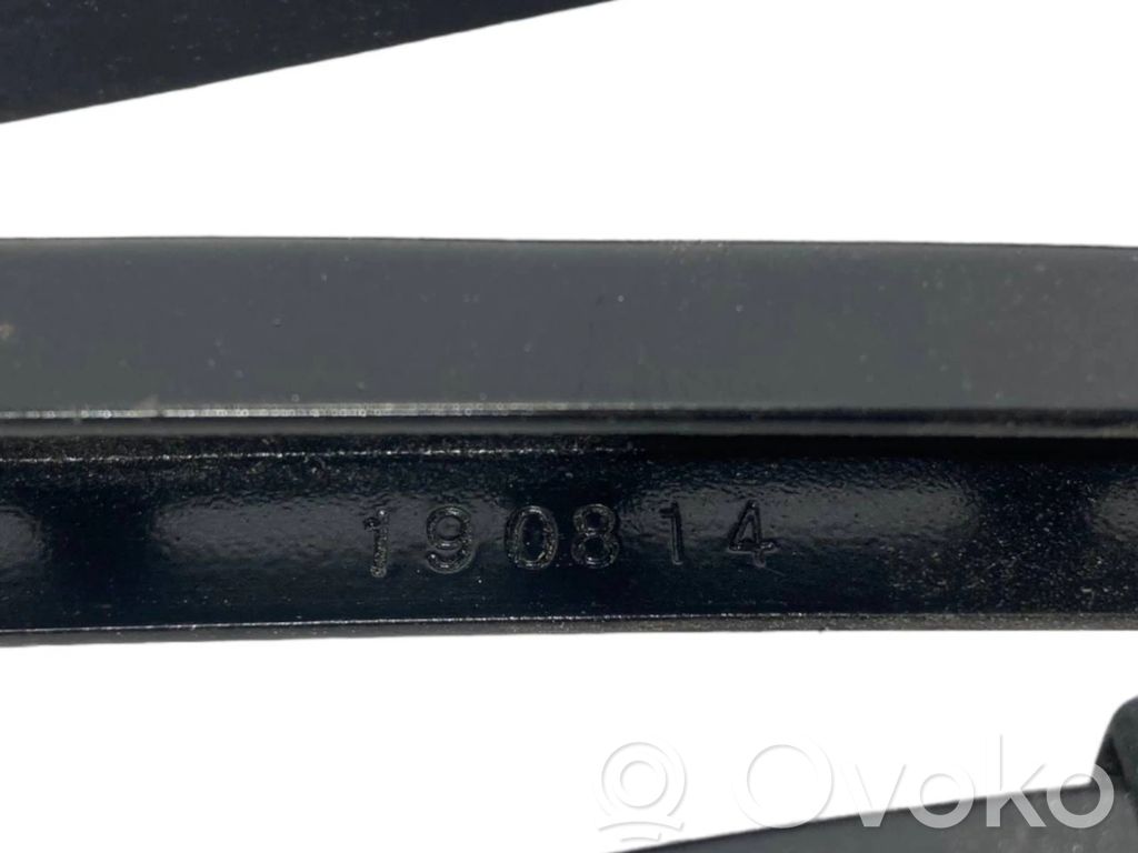 Windshield wiper arm