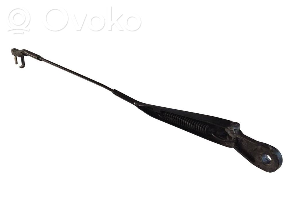 Priekšējā loga tīrītāja kājiņa