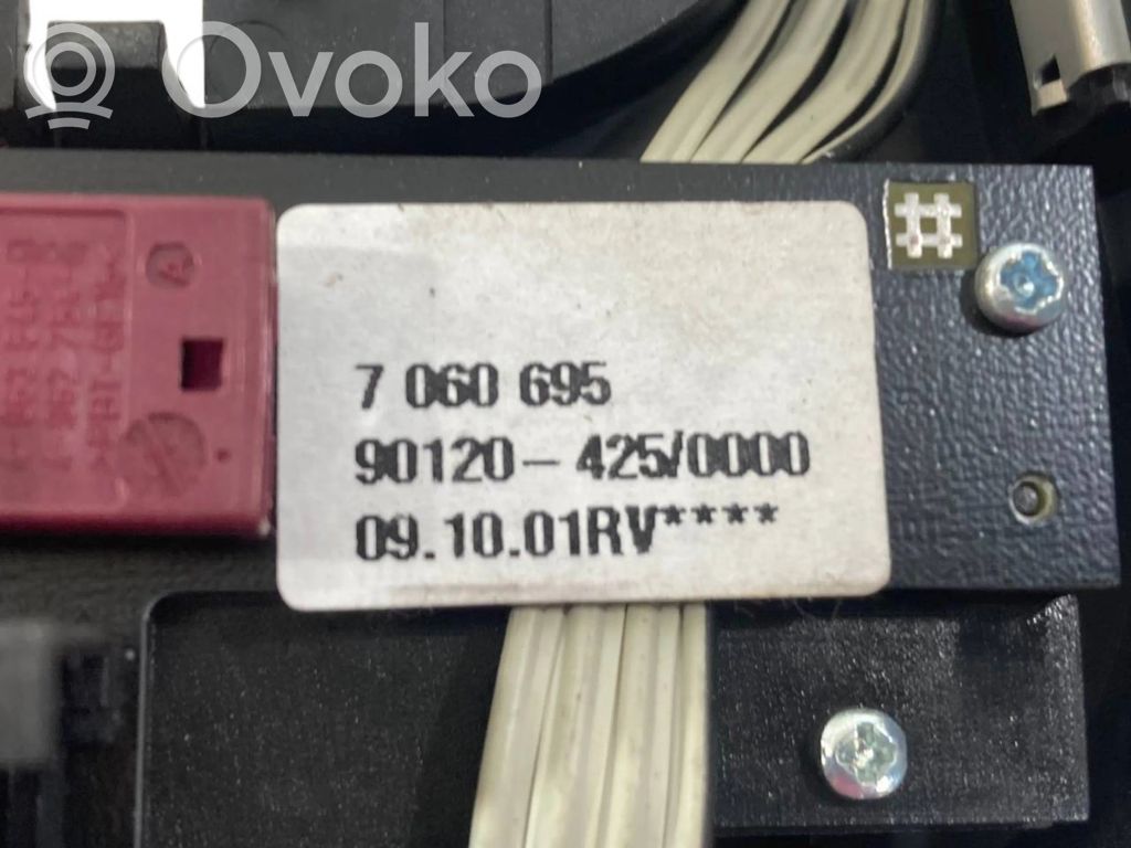 Ātrumu pārslēgšanas sviras dekoratīvā apdare (plastmasas)