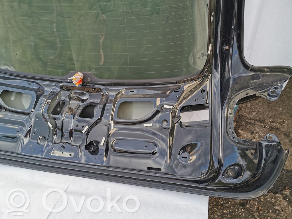 Aizmugurējais pārsegs (bagāžnieks)