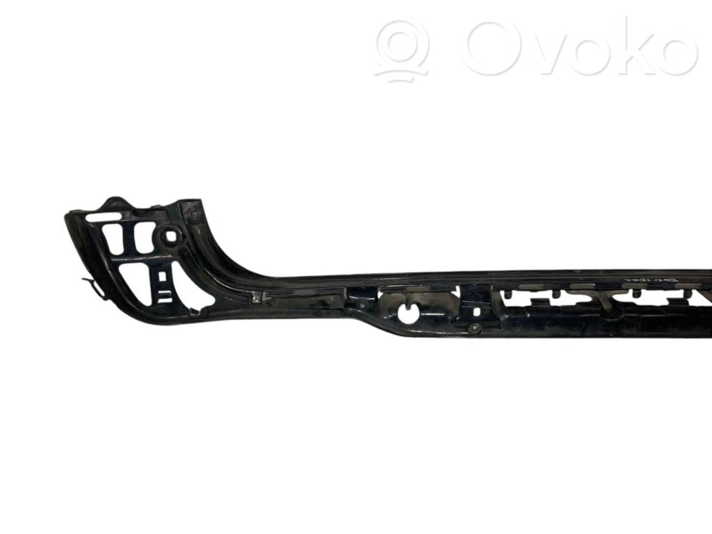 Rear bumper mounting bracket