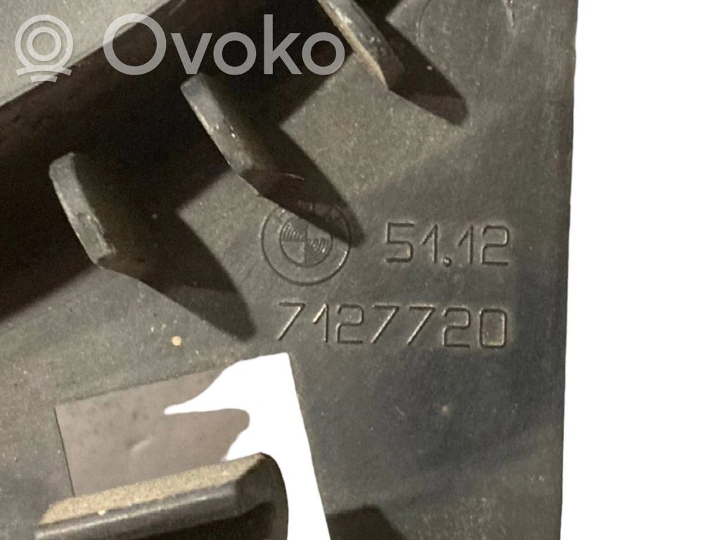 Rear bumper mounting bracket