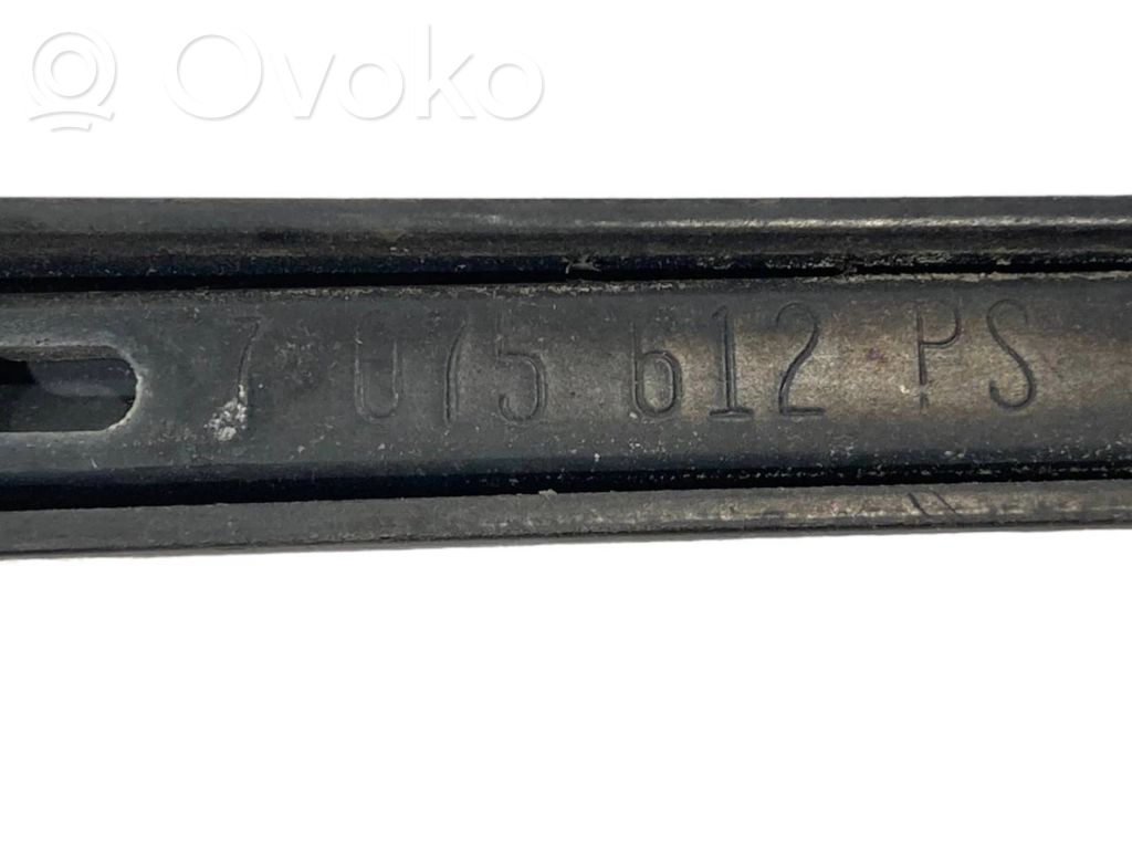 Windshield wiper arm