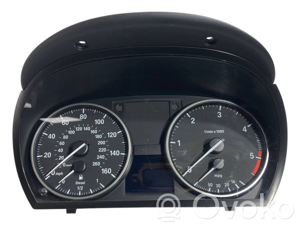 Speedometer (in the instrument panel)