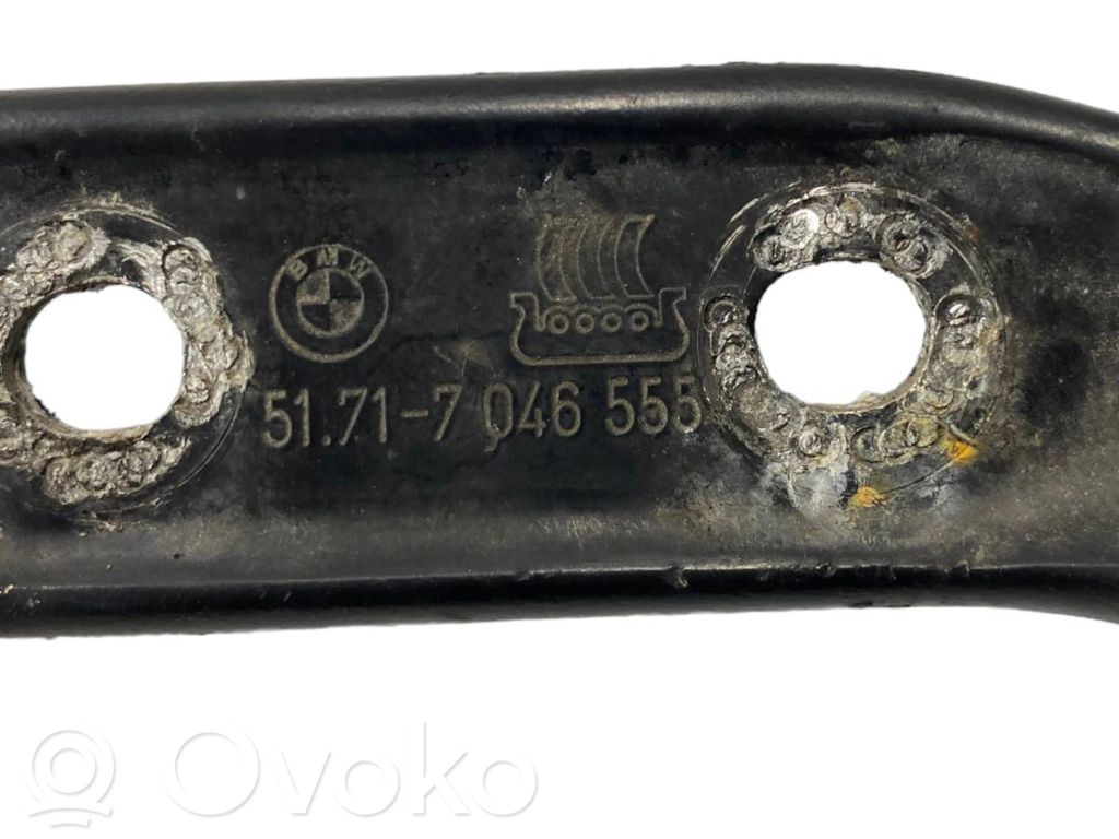 Cita veida dzinēja nodalījuma detaļa