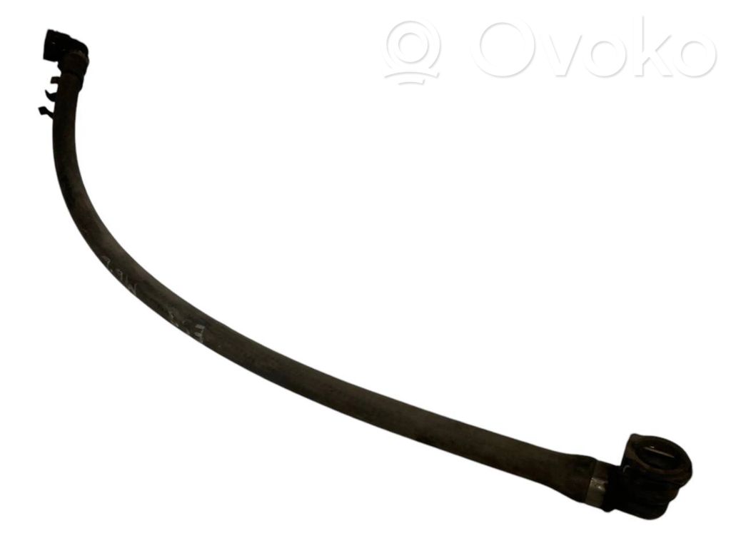 Caurulīte (-es) / šļūtene (-es)