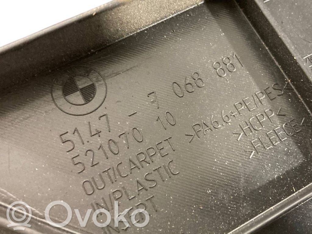 Side decorative trim panel