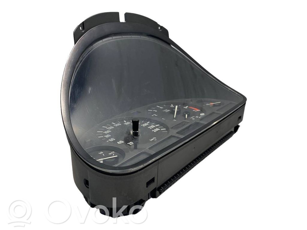 Speedometer (in the instrument panel)
