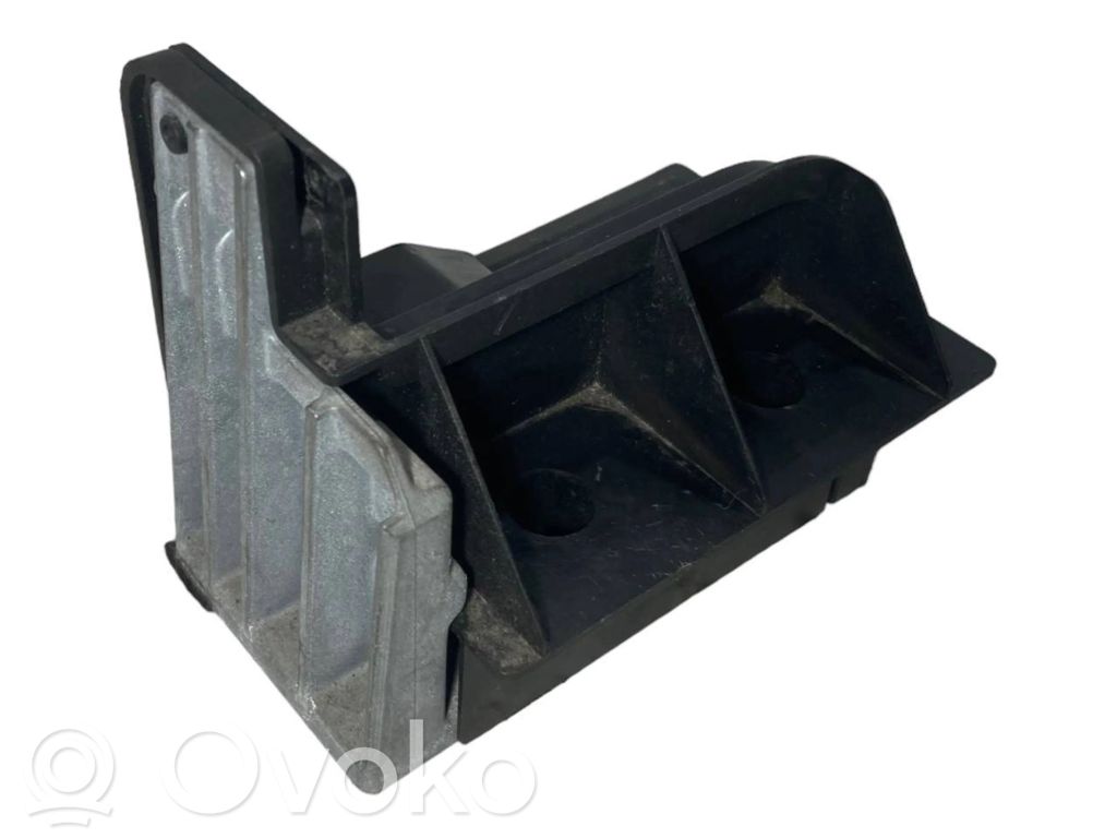Curtain holder