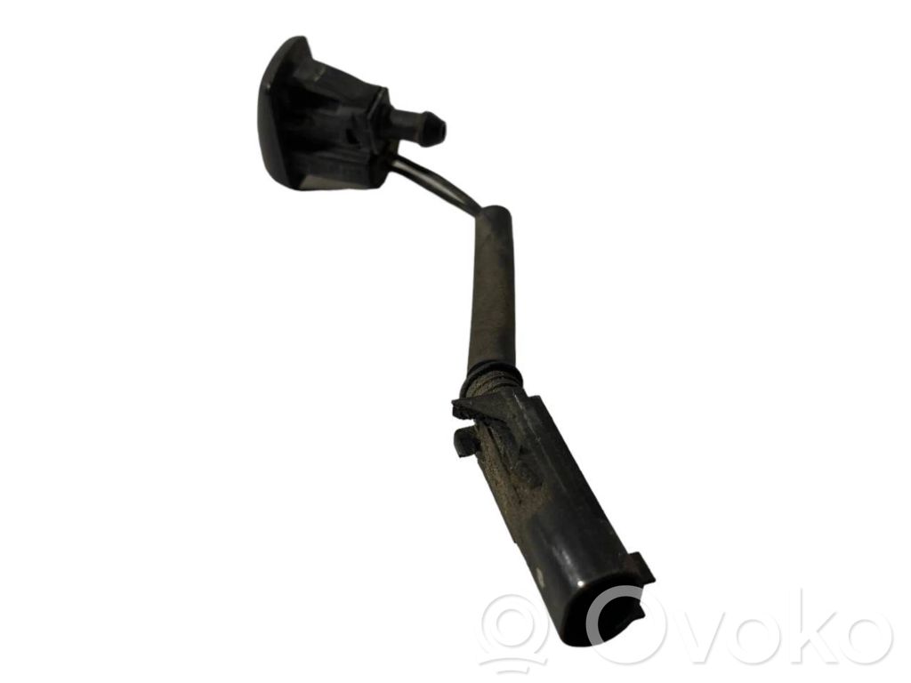 Mazgāšanas šķidruma smidzinātājs (-i) priekšējam logam