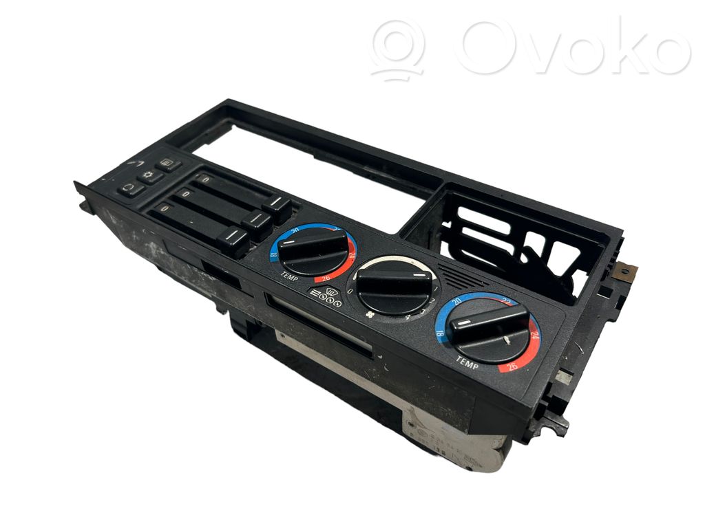 Air conditioning / climate control / interior heating control unit (in the passenger compartment)