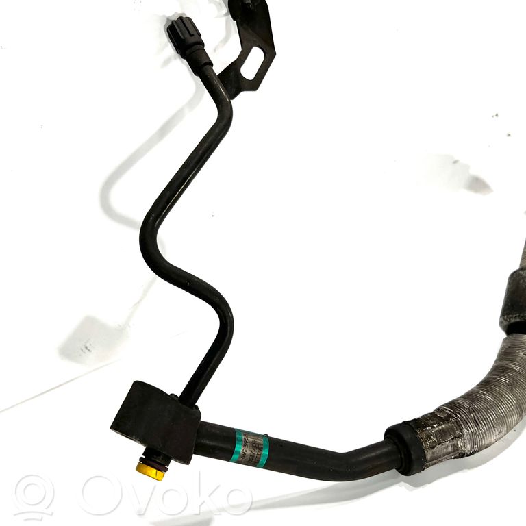 Air conditioner pipe(s) / hose(s)