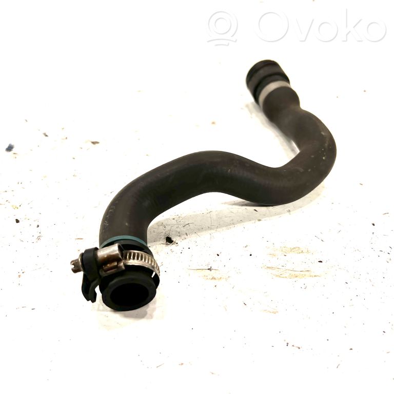 Caurulīte (-es) / šļūtene (-es)