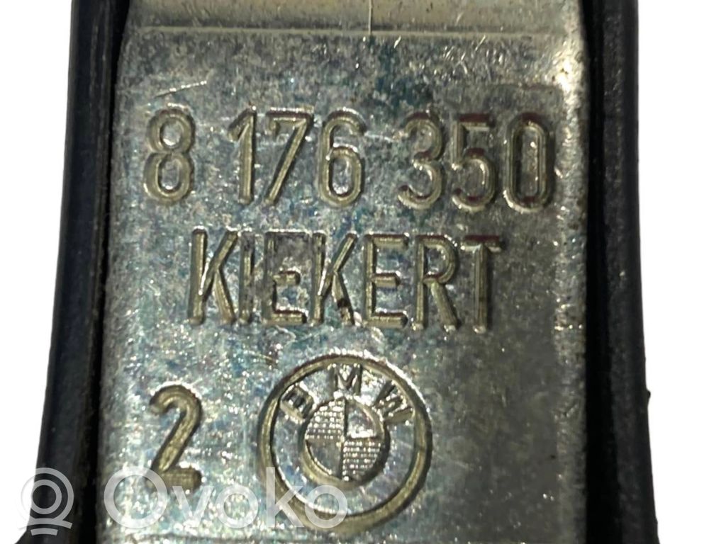 Aizmugurē slēdzenes cilpa