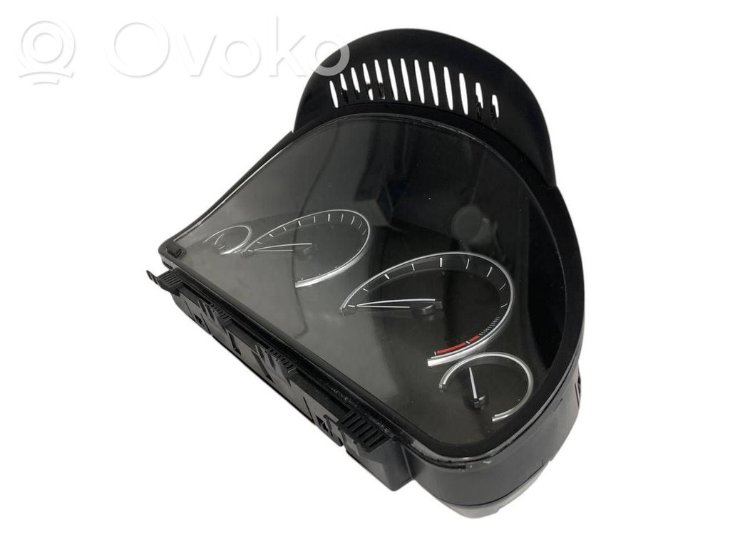 Speedometer (in the instrument panel)