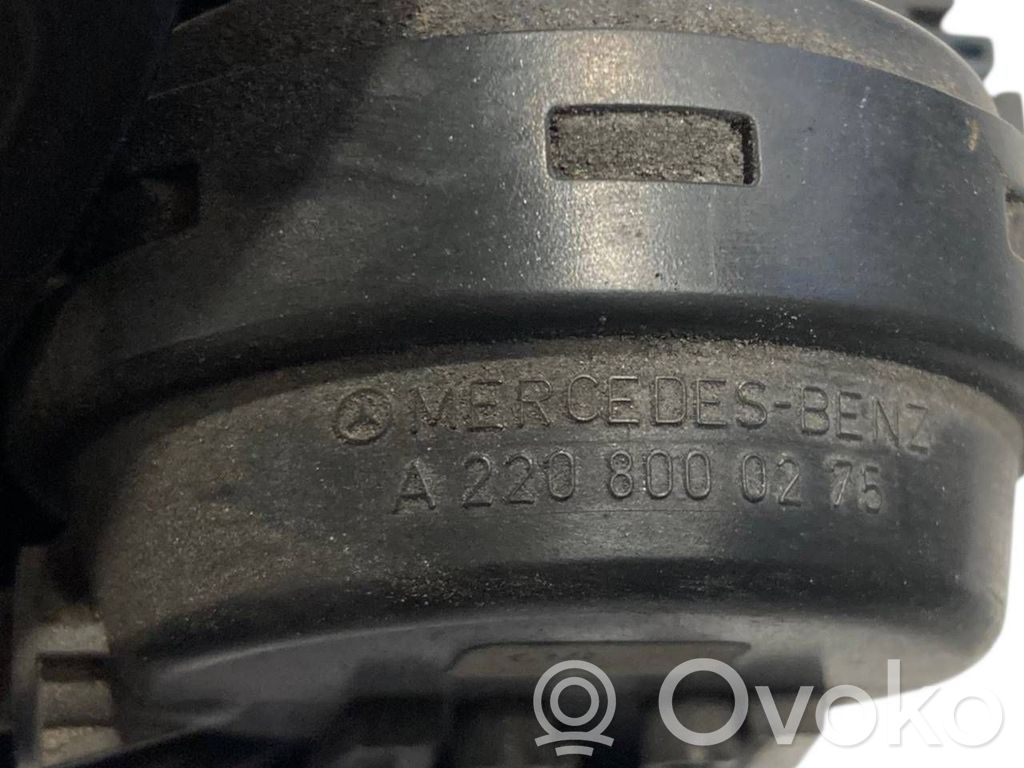 Aizmugurējā pārsega slēdzene