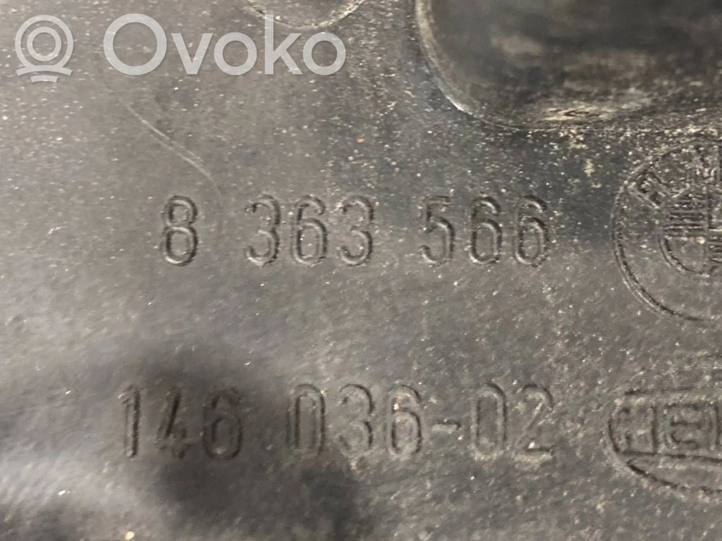 Держатель крышки заднего фонаря