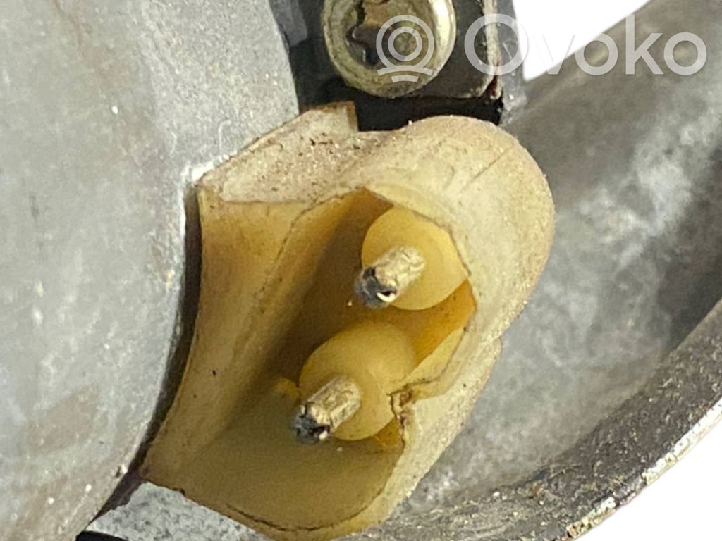 Priekšpusē elektriskā loga pacelšanas mehānisma komplekts