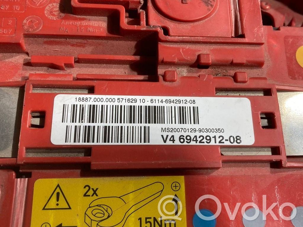 Positive wire connection assembly