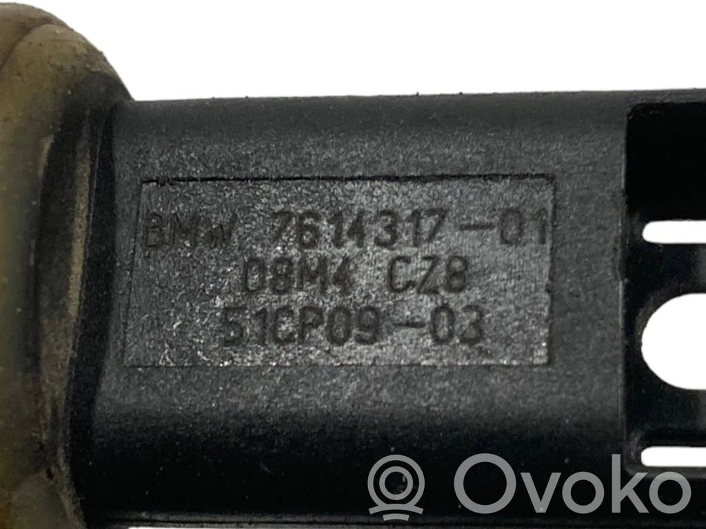 Degvielas caurulīte (-es)