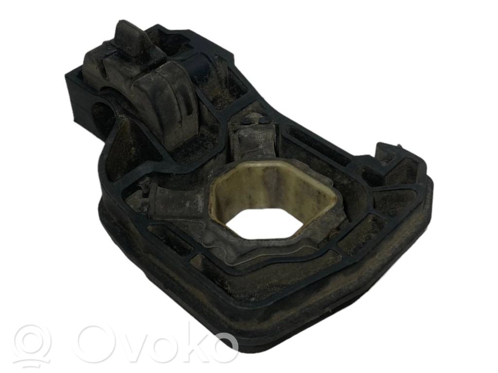 Radiator(s) holder/bracket